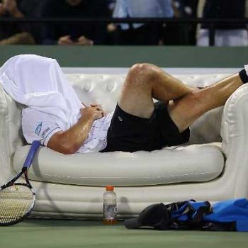 2. Fair Play: Uppblåsbar soffa uthyrd till tennisturnering.