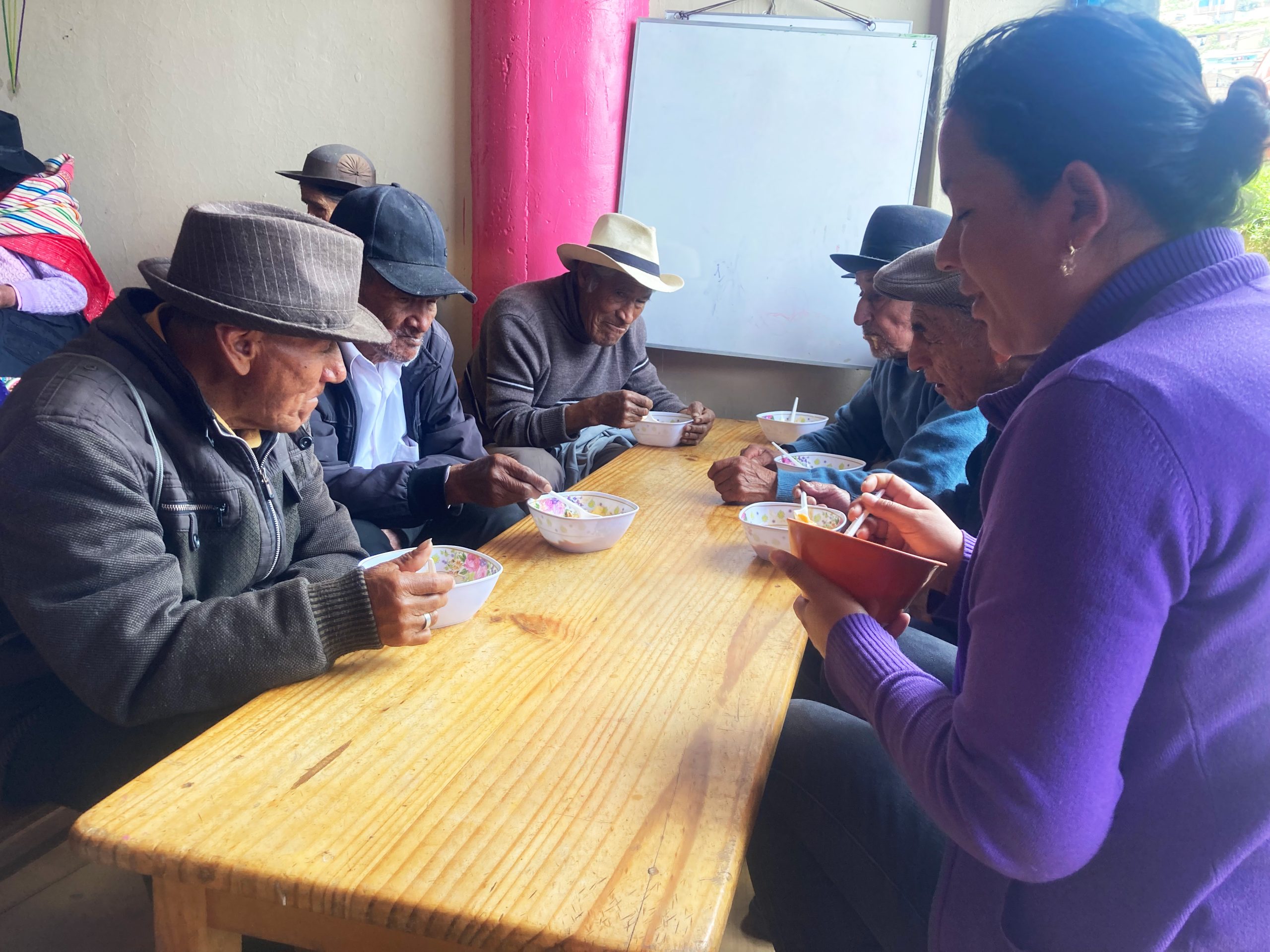 ancianos peru2