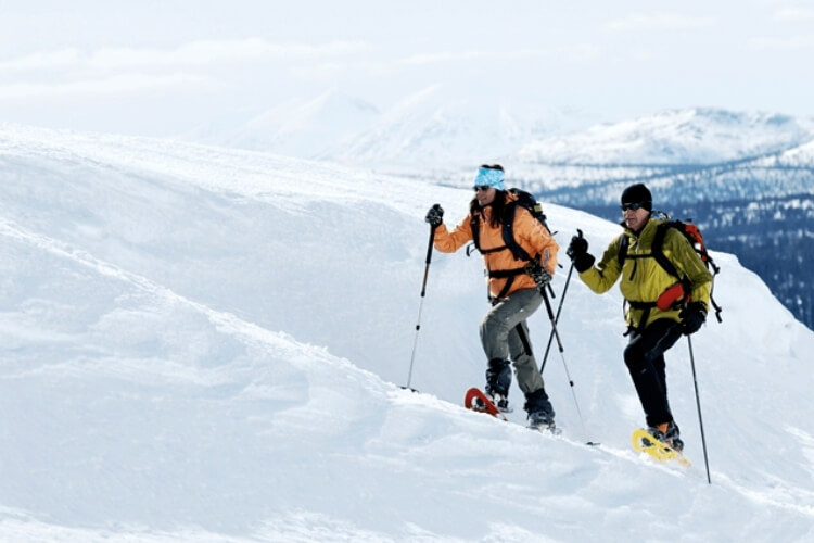 Vandra snöskor i fjällen - En aktivitet som de flesta kan vara med på