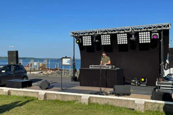 DJ til sommerfest ved havet