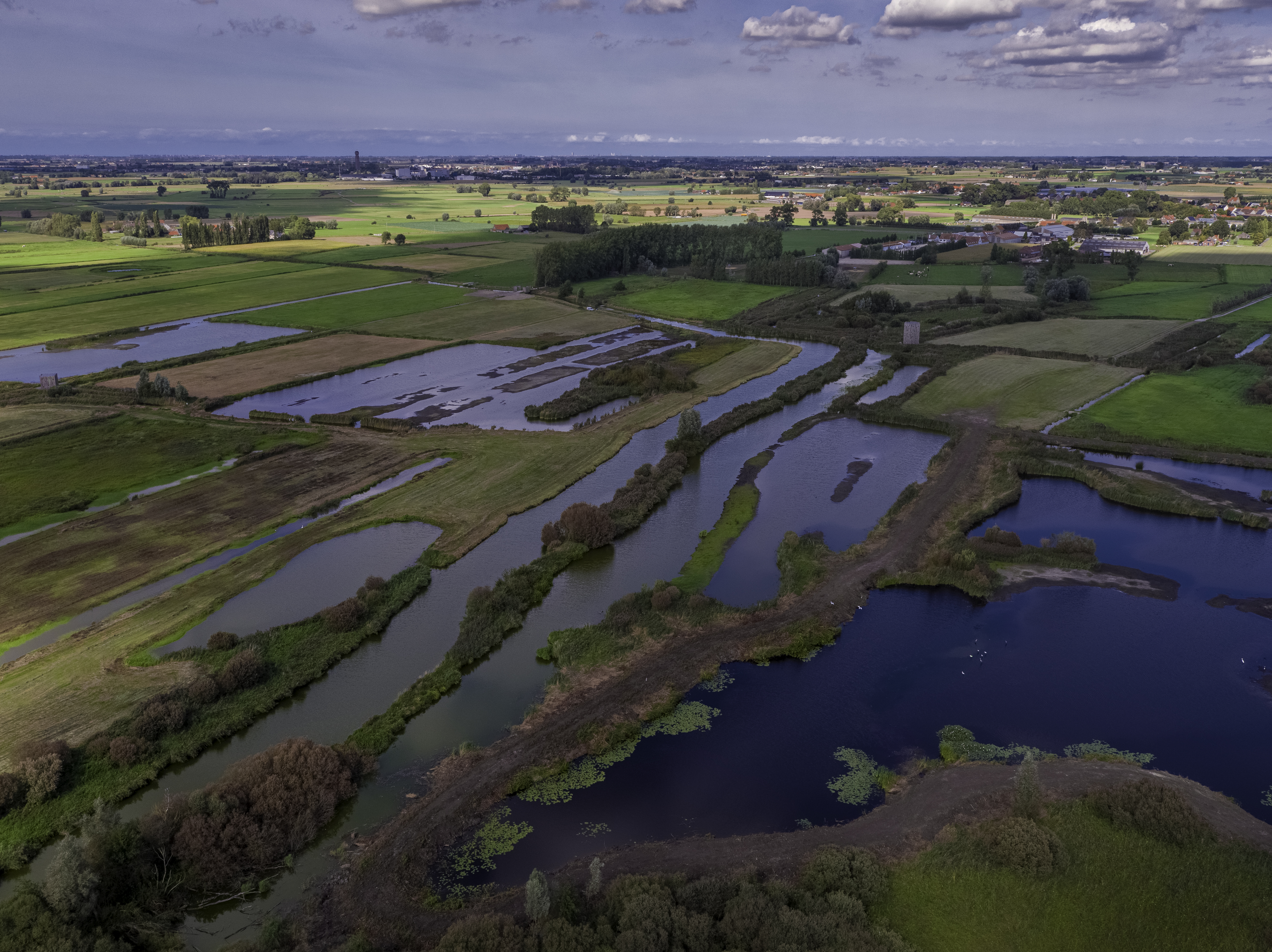 dronefoto West-Vlaanderen De Blankaart natuurgebied vogelsoorten fluisterboot Diksmuide Woumen Natuurpunt Provinciedomein