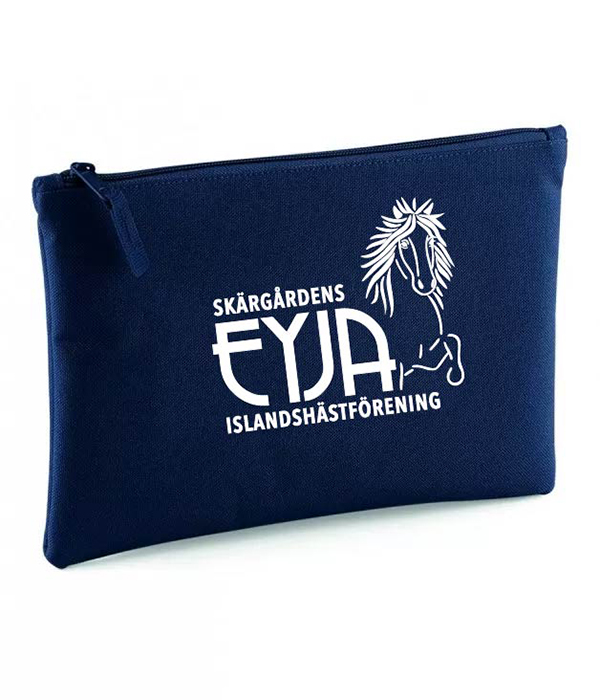 Foto passfodral med Eyja-logo