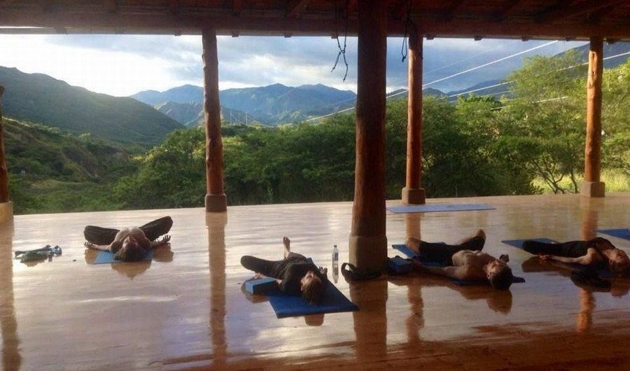 Ecuador yoga tours at Izhcayluma