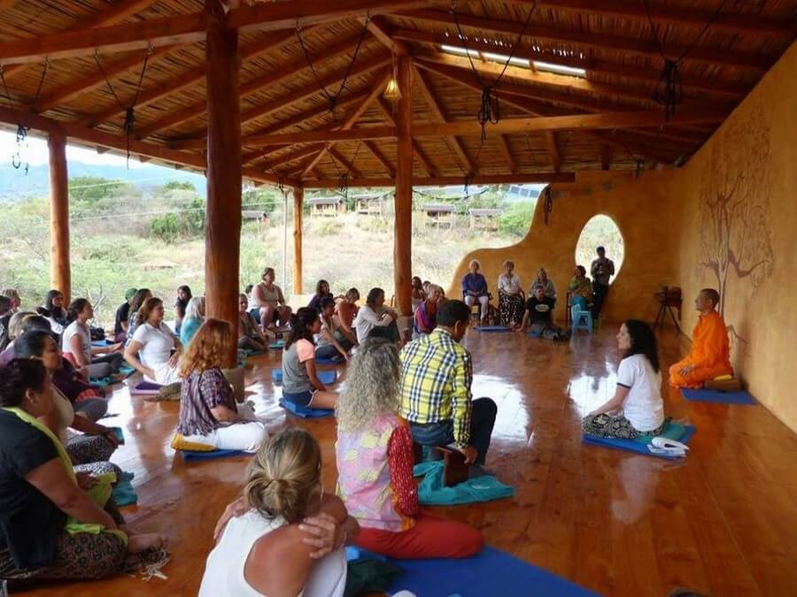 Yoga en miditatie les in Izhcayluma