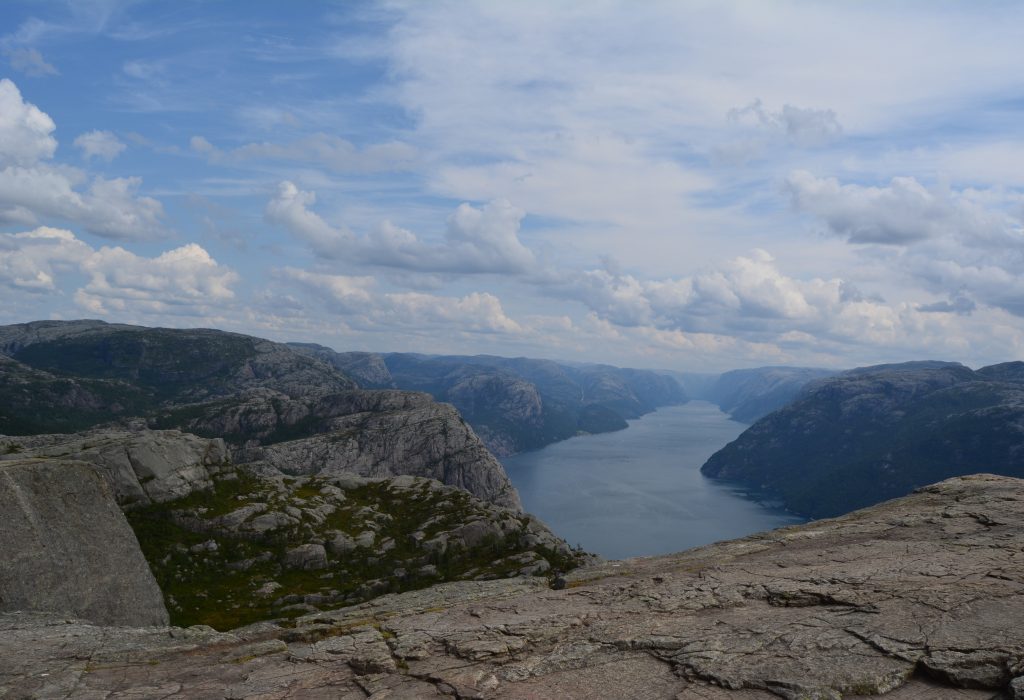 Preikestolen med hund