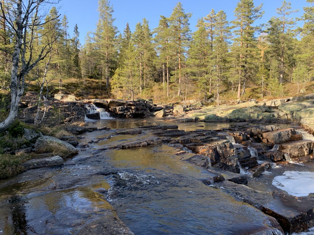 barnevennlige fotturer til juvfossen i Blefjell.