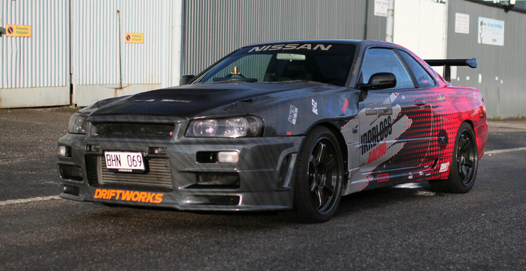 NISSAN　GT-R (R34) Nissan Skyline R34 - 453 hp with a curse - Fascinating Cars