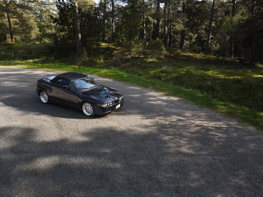 Alfa-Romeo-RZ-black-cab-on-from-above