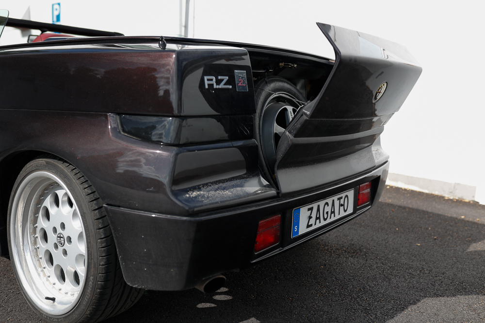 Alfa-Romeo-RZ-black-tailgate-open
