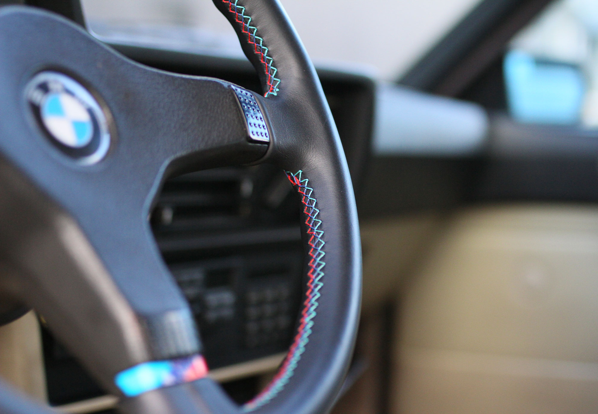 The M-steering wheel in the BMW 635 CSi