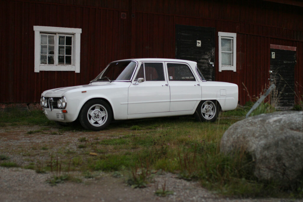 Left side of Alfa Romeo 1300 Giulia