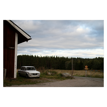 Alfa-Romeo-Giulia-1300-TI-–-Beside-old-house