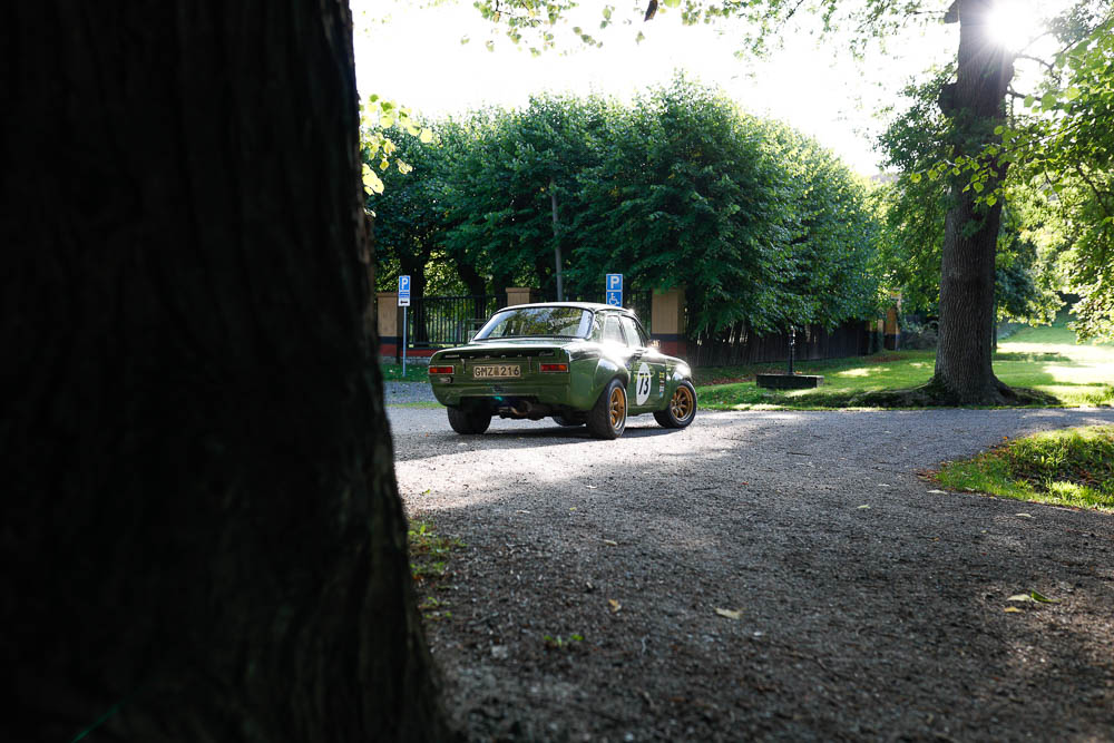 Ford-Escort-MK1-FRom-behind-on-a-gravel-field