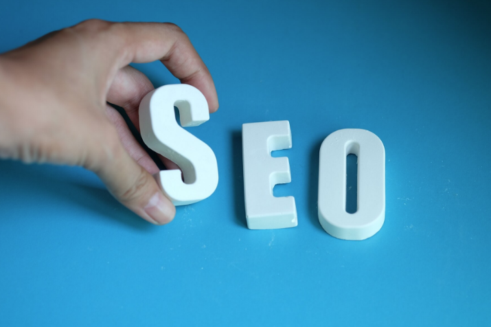 Come Ottimizzare la Tua Presenza Online: SEO e Web Identity