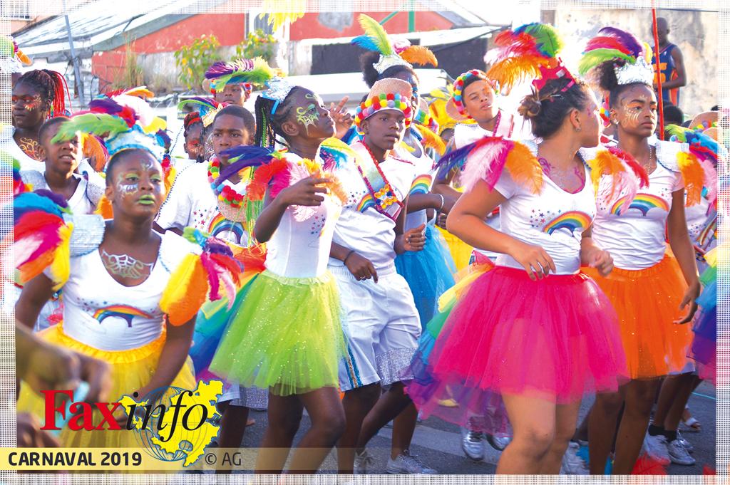 Carnaval des enfants : Carnaval, parade a Folkling