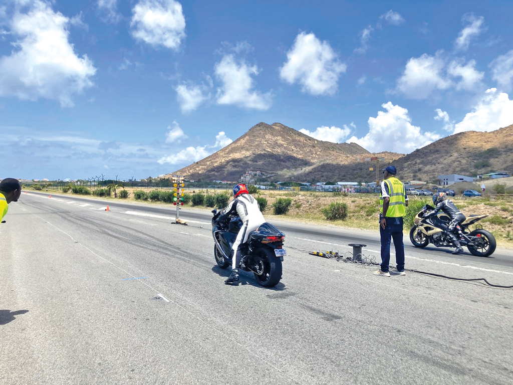SXM Drag Race 2023: two-wheel enthusiasts made the trip in force - Faxinfo
