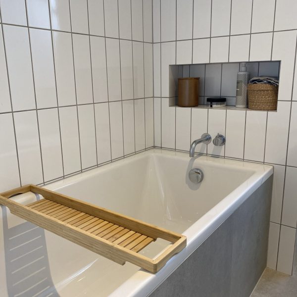 Indretningshjælp til dit bad? Badekar og plads til luksus