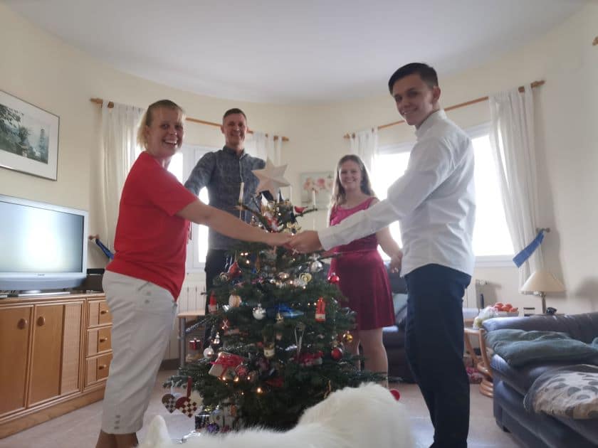 Jul i Spanien. Dans om juletræet