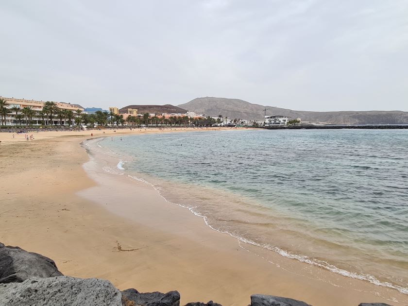 Playa del Camisón, Playa de las Américas og Los Cristianos i baggrunden