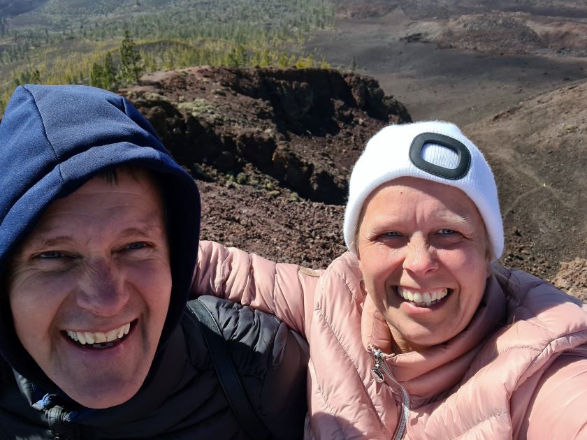 Vilde vulkaner i skyernes top. Samara Vulkan krater