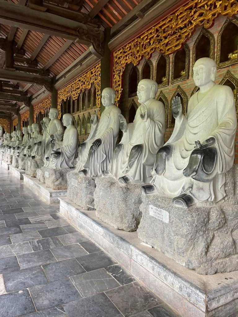 Bai Dinh Templerne i Ninh Binh
