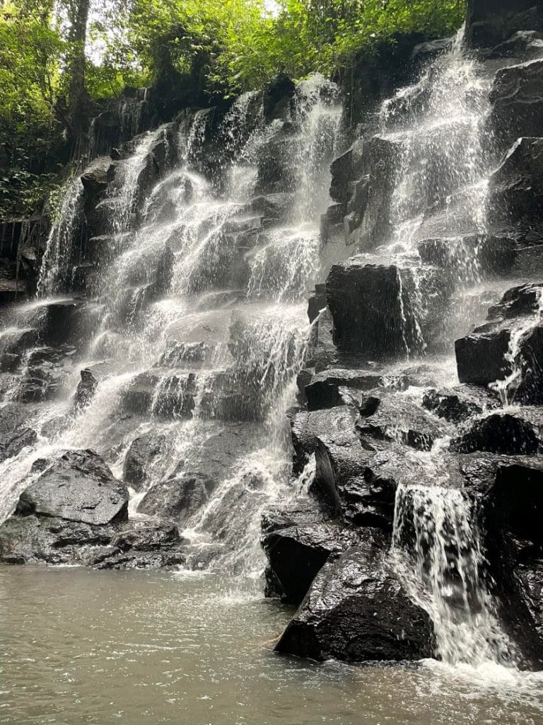 Smuk vandfaldstur på Bali