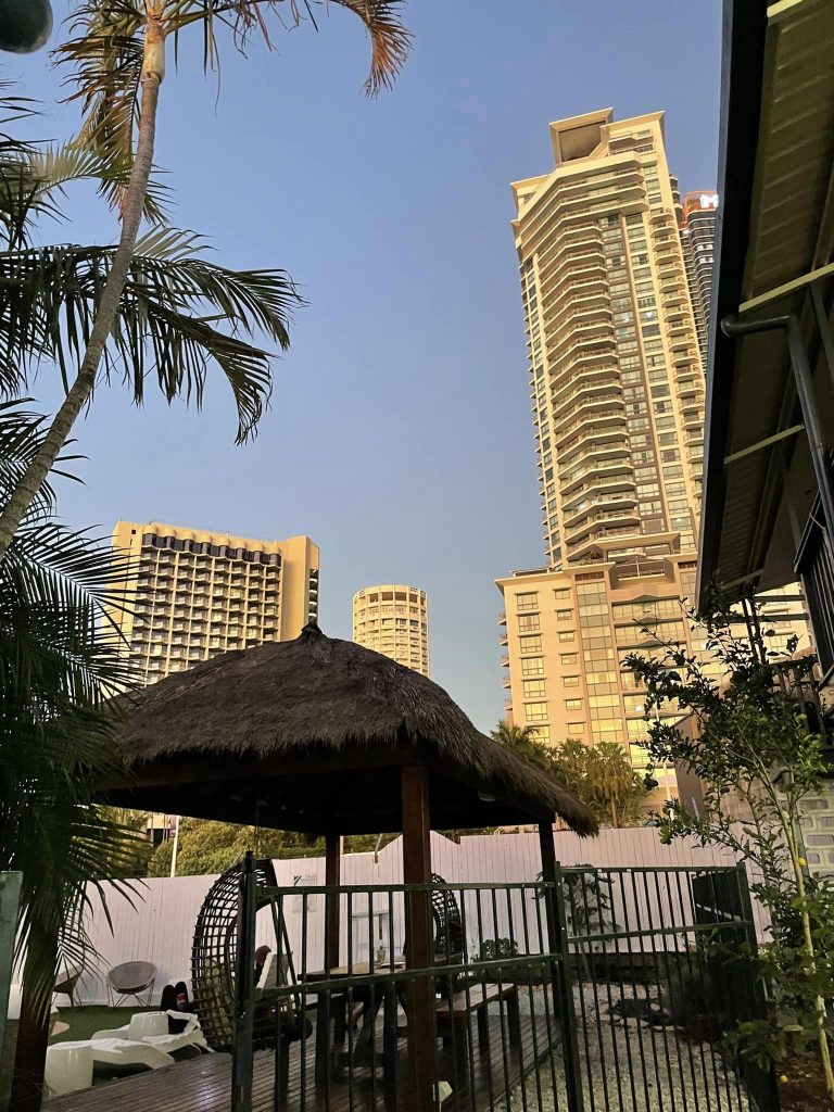 Gold Coast. Billede fra Kathrines hostel med højhuse i baggrunden