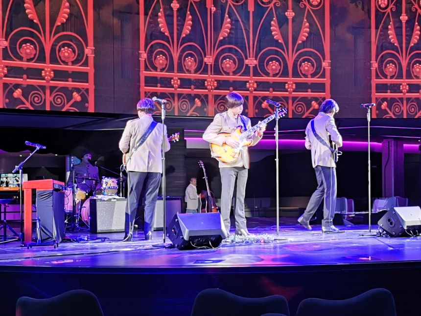 MSC Grandiosa i billeder. Tribute to The Beatles. De var vildt gode