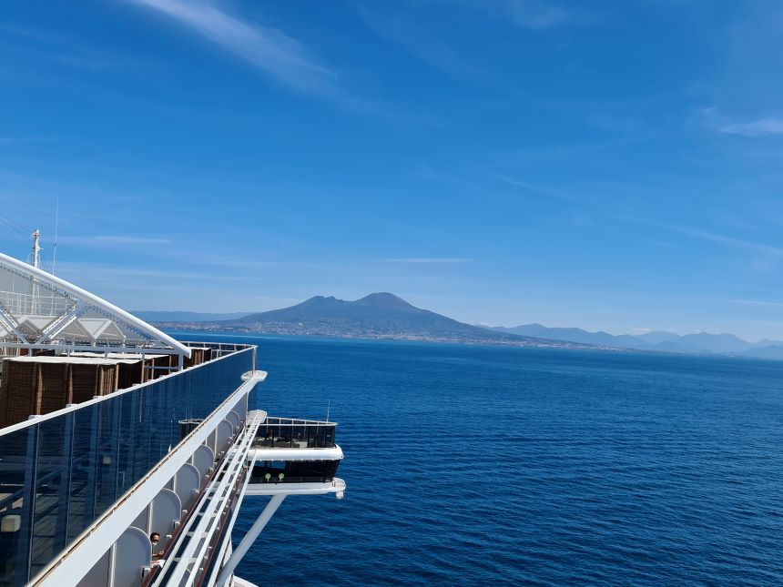MSC Seaview i billeder. Vesuv i baggrunden