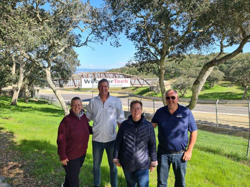 Alle fire foran svinget. Laguna Seca Raceway.