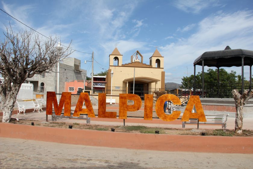 På bustur i Mexicos bagland. Kirken i Malpica