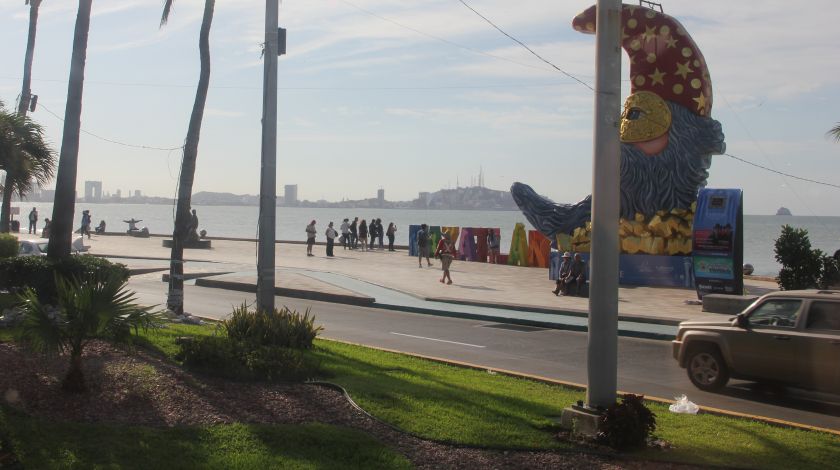 På bustur i Mexicos bagland. billede af havnen i Mazatlan