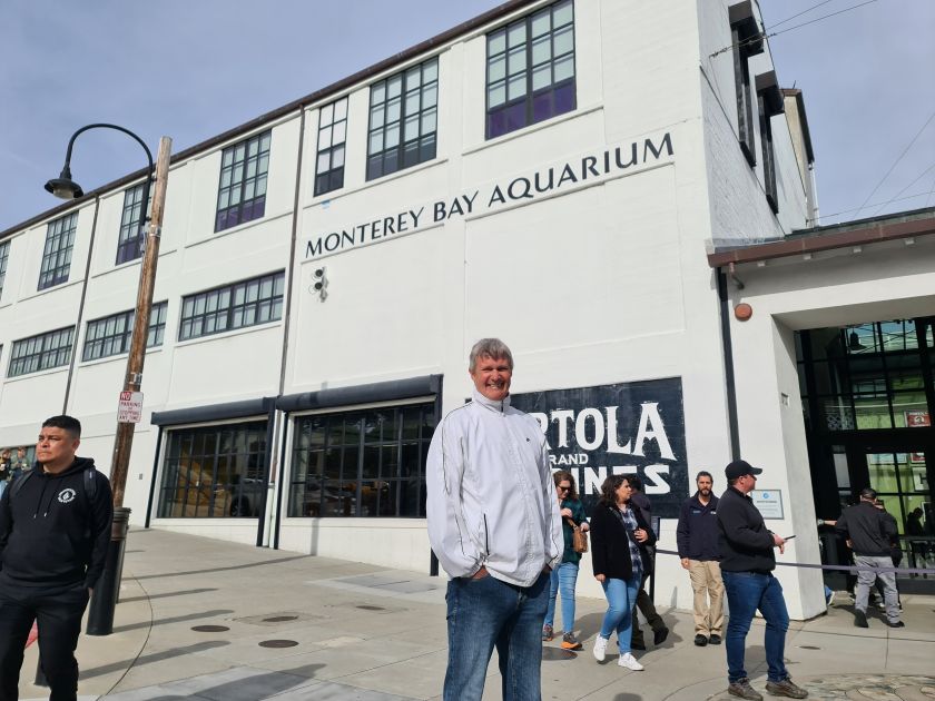 Rejseblog Monterey - Californien. Søren foran akvariet
