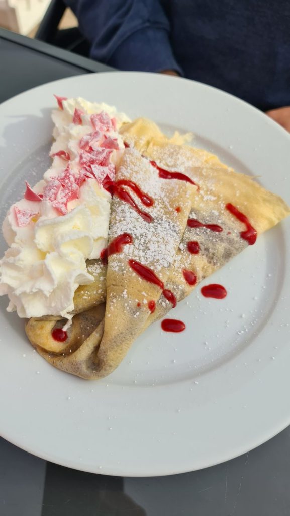 Rejseblog Mojacar, Almeria, Andalusien, Spanien. Pandekage med is og jordbær