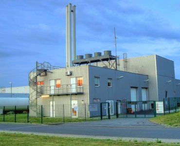 biomass-heating-power-plant-910240_1280 (1)