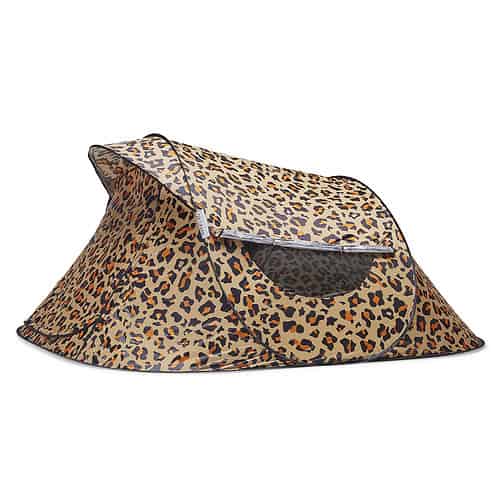 Panter print tent opgezet