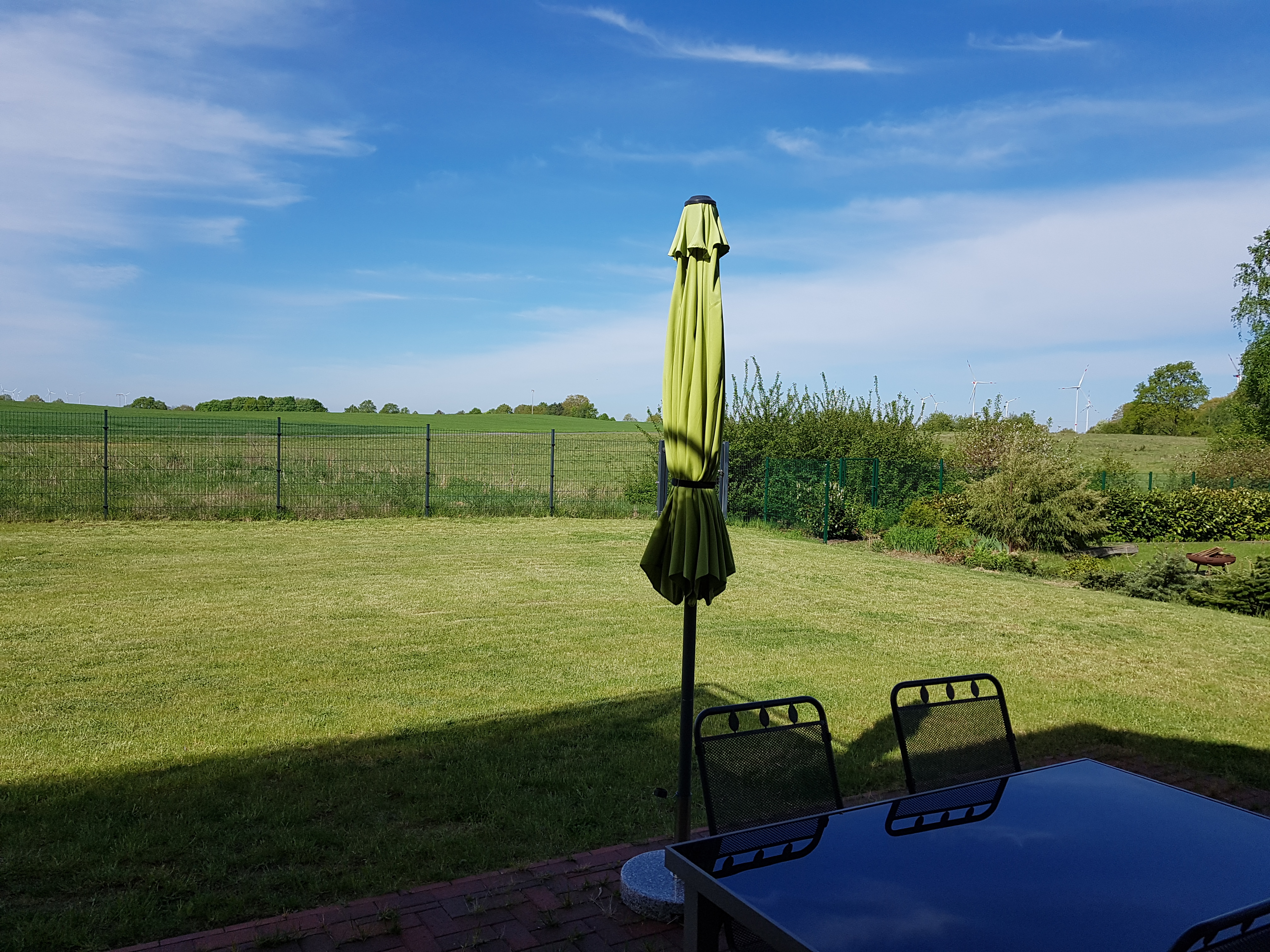 Terrasse mit Grill im Garten