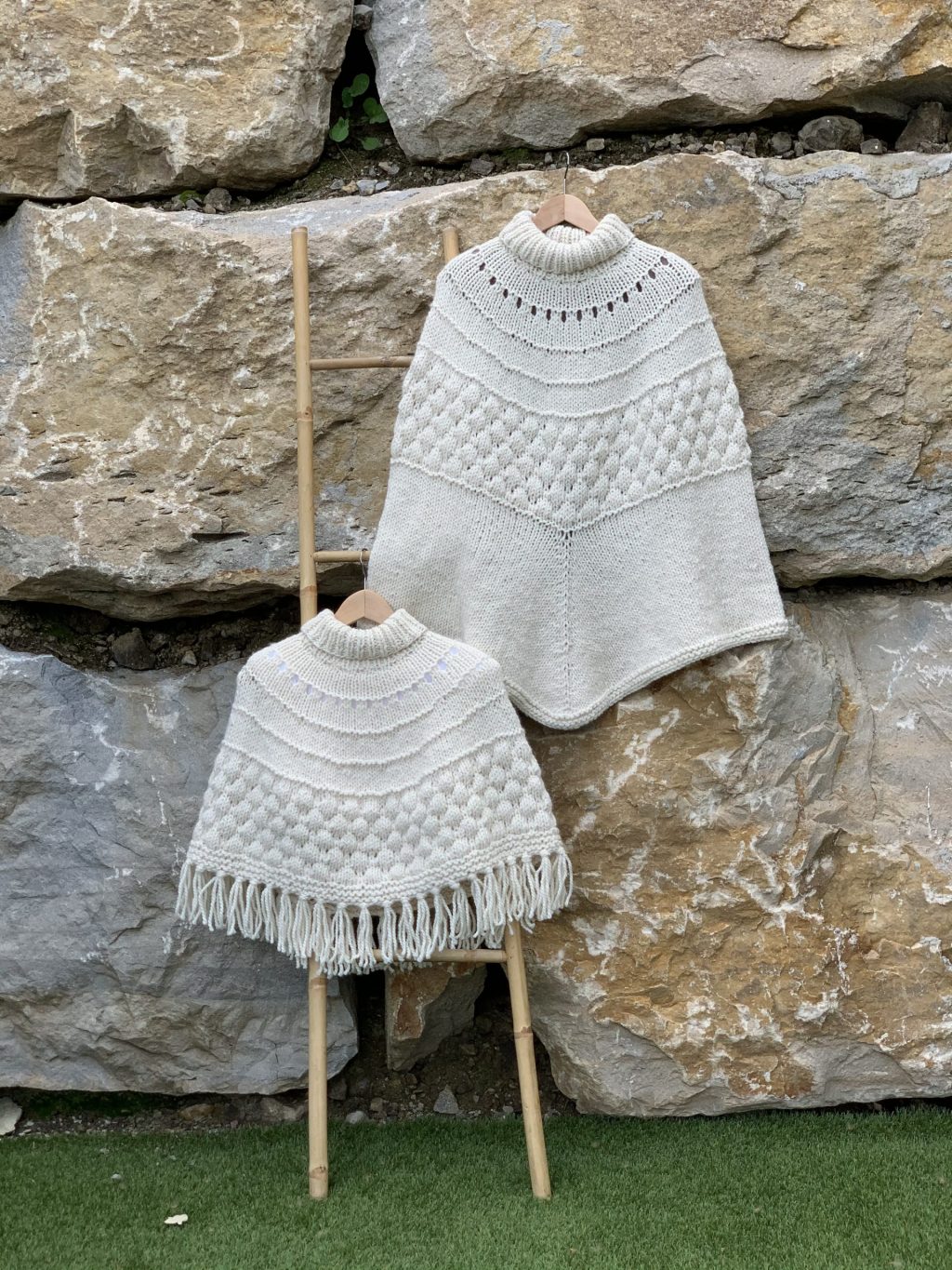 Fjäll poncho knitting pattern from fiber on repeat