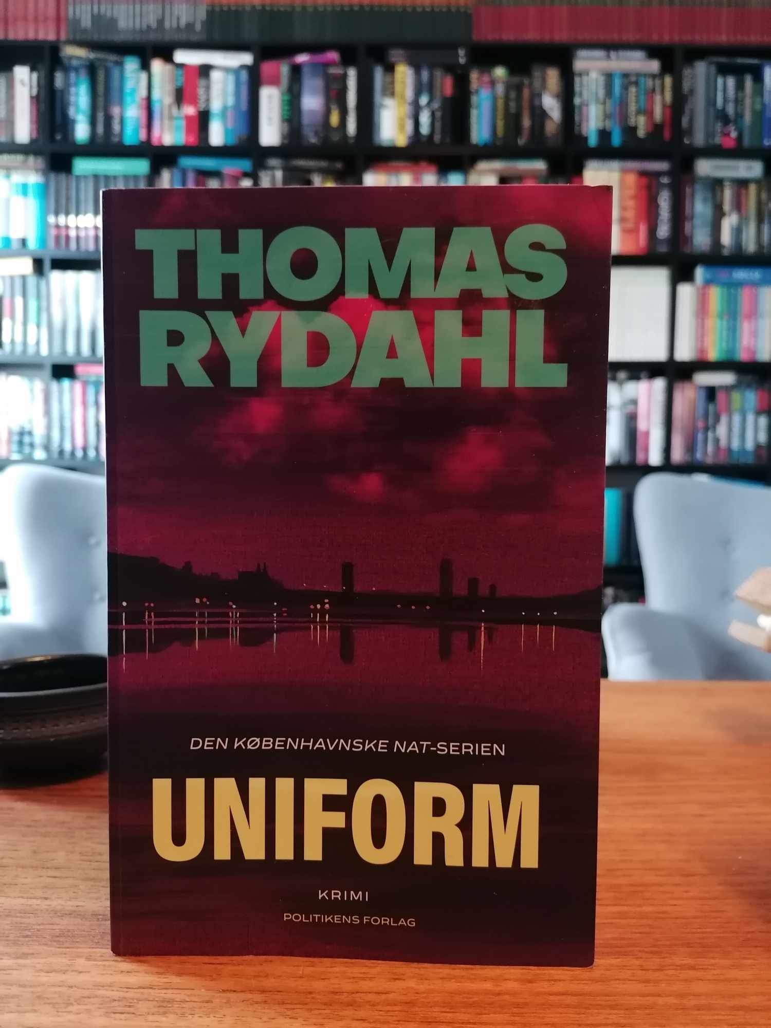 "Uniform" af Thomas Rydahl