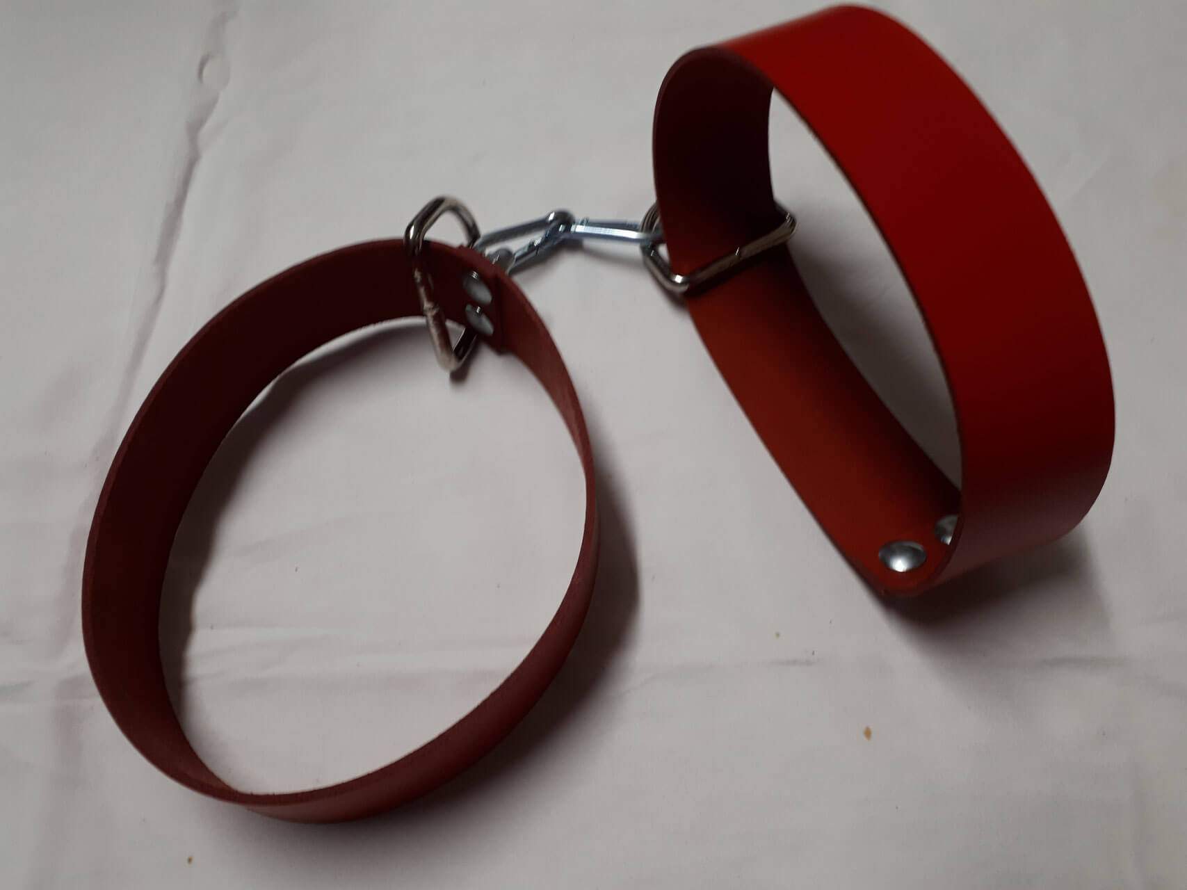 Sling SCHWARZ/ROT inkl. Ketten