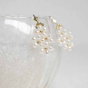 BERNADETTE Süßwasserperlen Hängeohrringe Gold