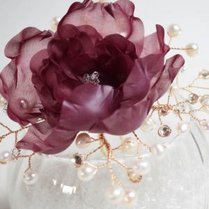 PEONY Deluxe - Seidenblume Fascinator Weinrot