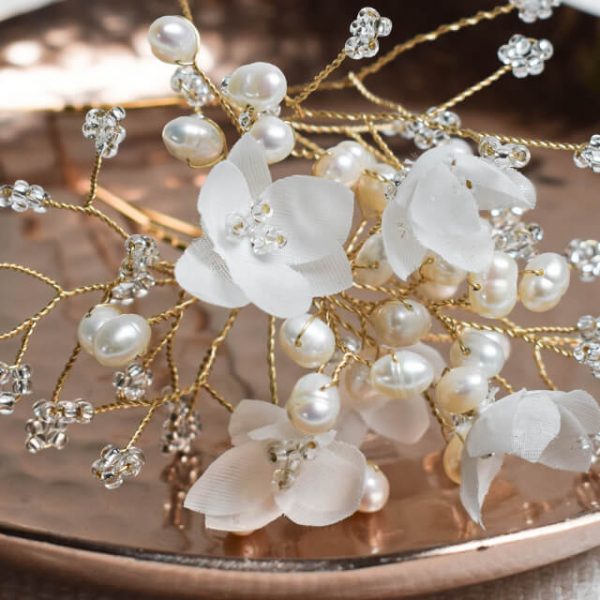 JOSEPHINE Seidenblumen Fascinator Ivory – Gold o. Silber – Bild 3