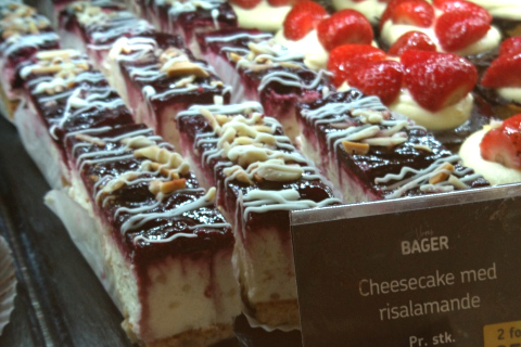 Чизкейк с рисовым десертом рисаламанде (Cheesecake med risalamande") Чизкейк с рисовым десертом рисаламанде (Cheesecake med risalamande")