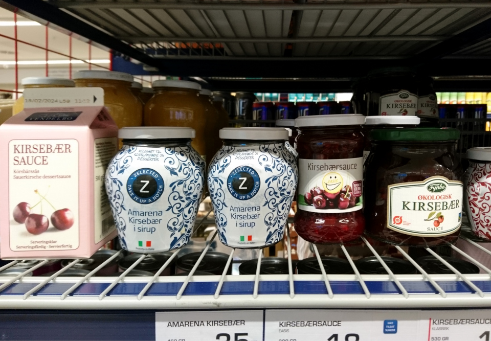Разнообразие вишневых соусов. Фото 11 нояб. 2022, магазин г. Орхус, Дания Разнообразие вишневых соусов. Фото 11 нояб. 2022, магазин г. Орхус, Дания