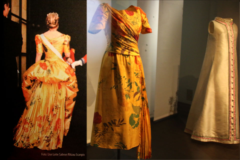 Экспозиция на выставке, показывающая как менялся дизайн платья