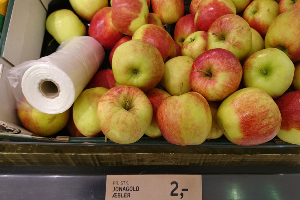 Сорта яблок в магазинах Дании: Джонаголд - Jonagold