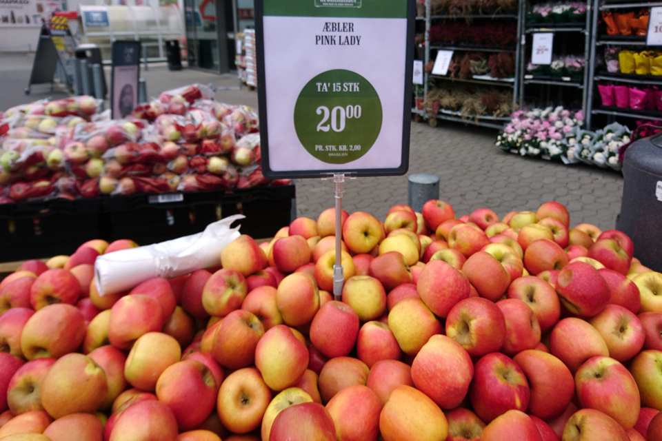 Сорта яблок в магазинах Дании: Пинк Леди - Pink Lady