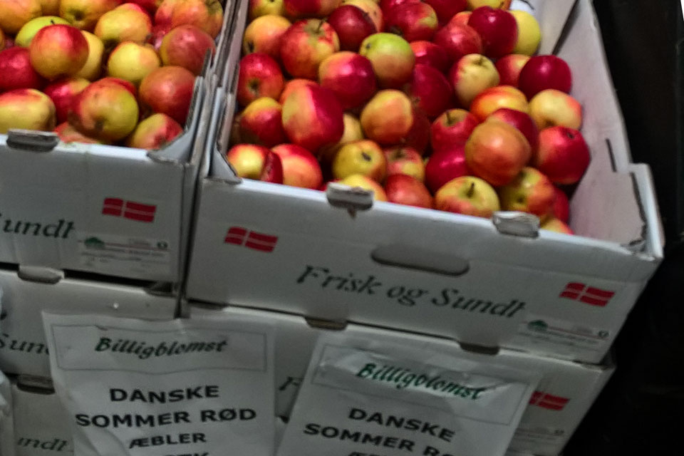 Сорта яблок в магазинах Дании: Саммер Ред - Summer Red / Sommer Rød