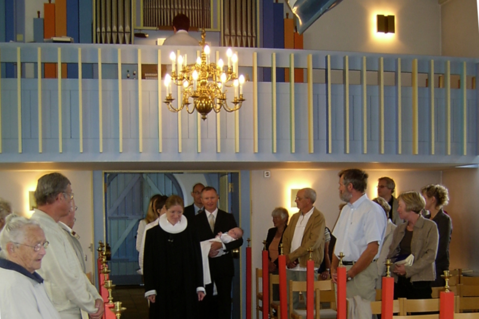 На церемонию крещения мы заходили в церковь под звуки органа